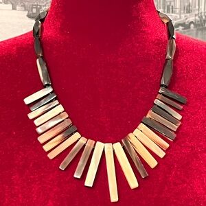 VINTAGE fashion jewelry/ necklace